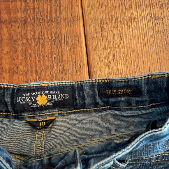 Lucky brand girls Riley Jean shorts, size 10 - Picture 3 of 3